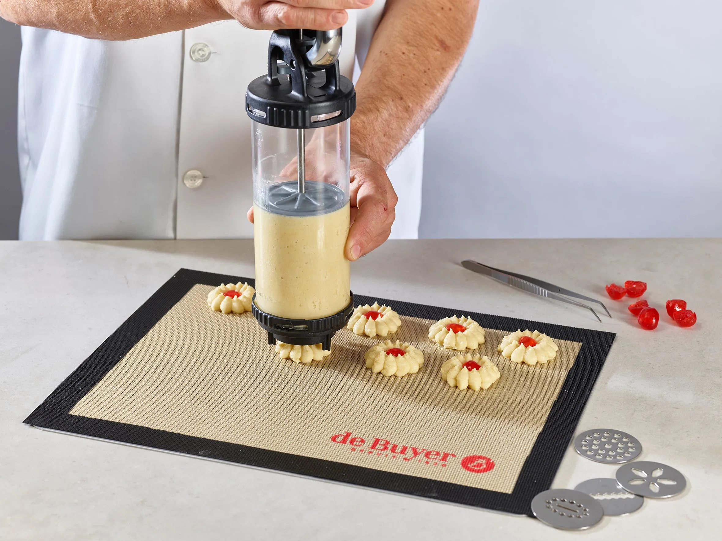 LE TUBE Decorating Tool 18-Piece Set