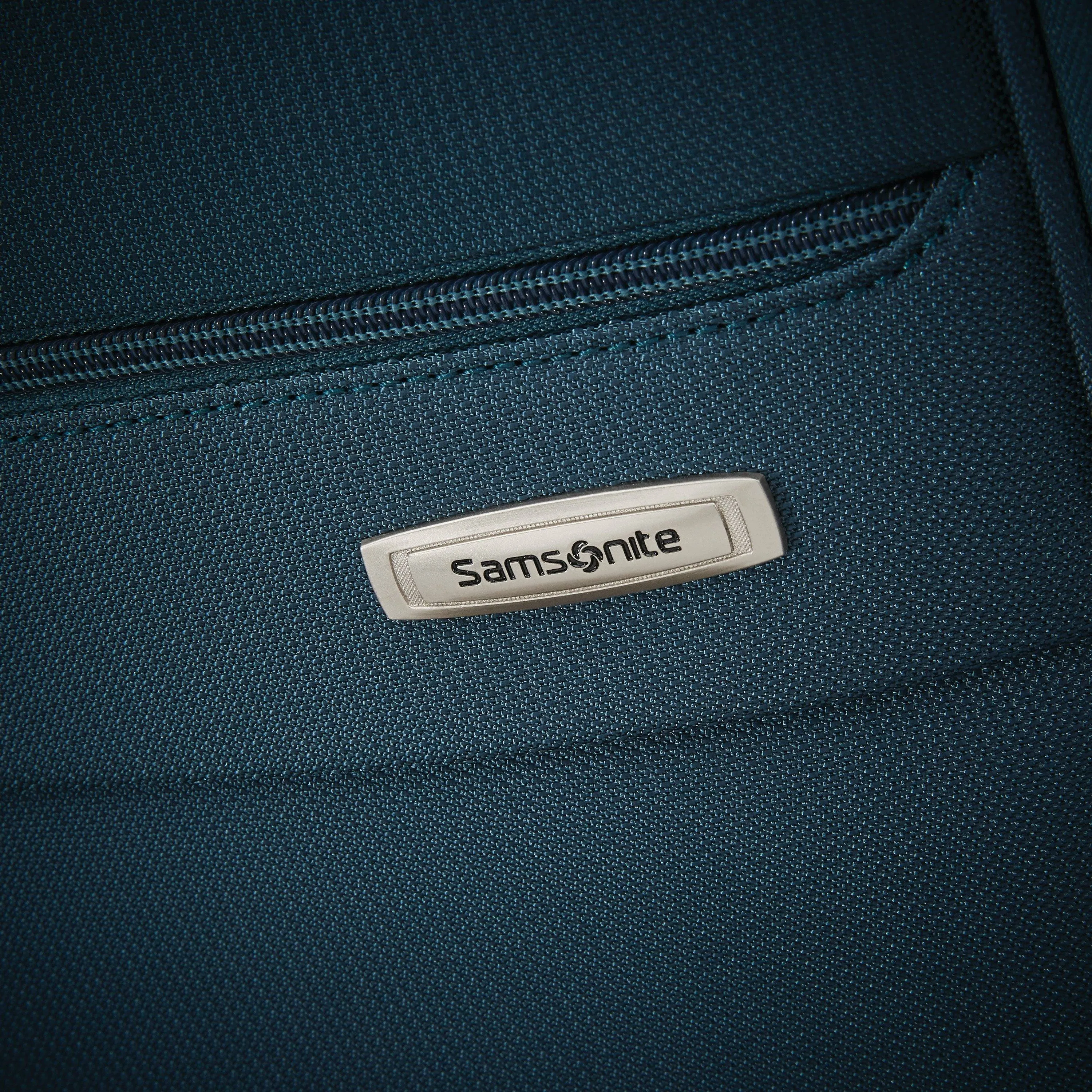 Samsonite Advena 25" 4-Wheel Medium Luggage