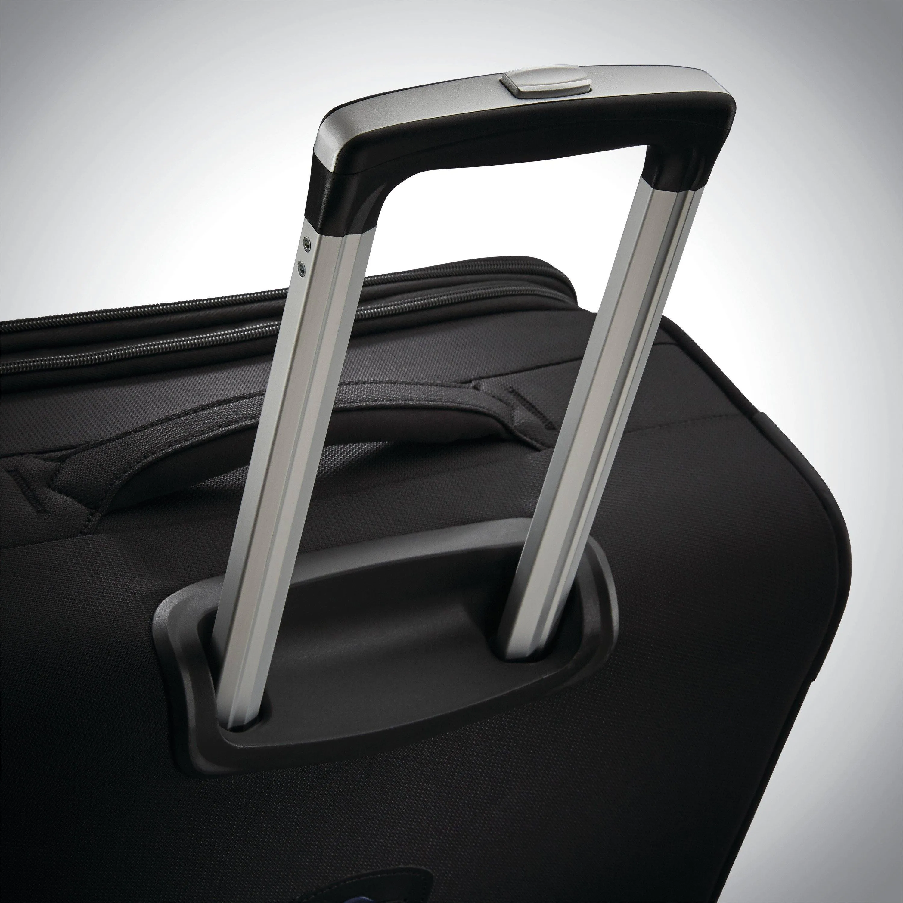 Samsonite Advena 25" 4-Wheel Medium Luggage