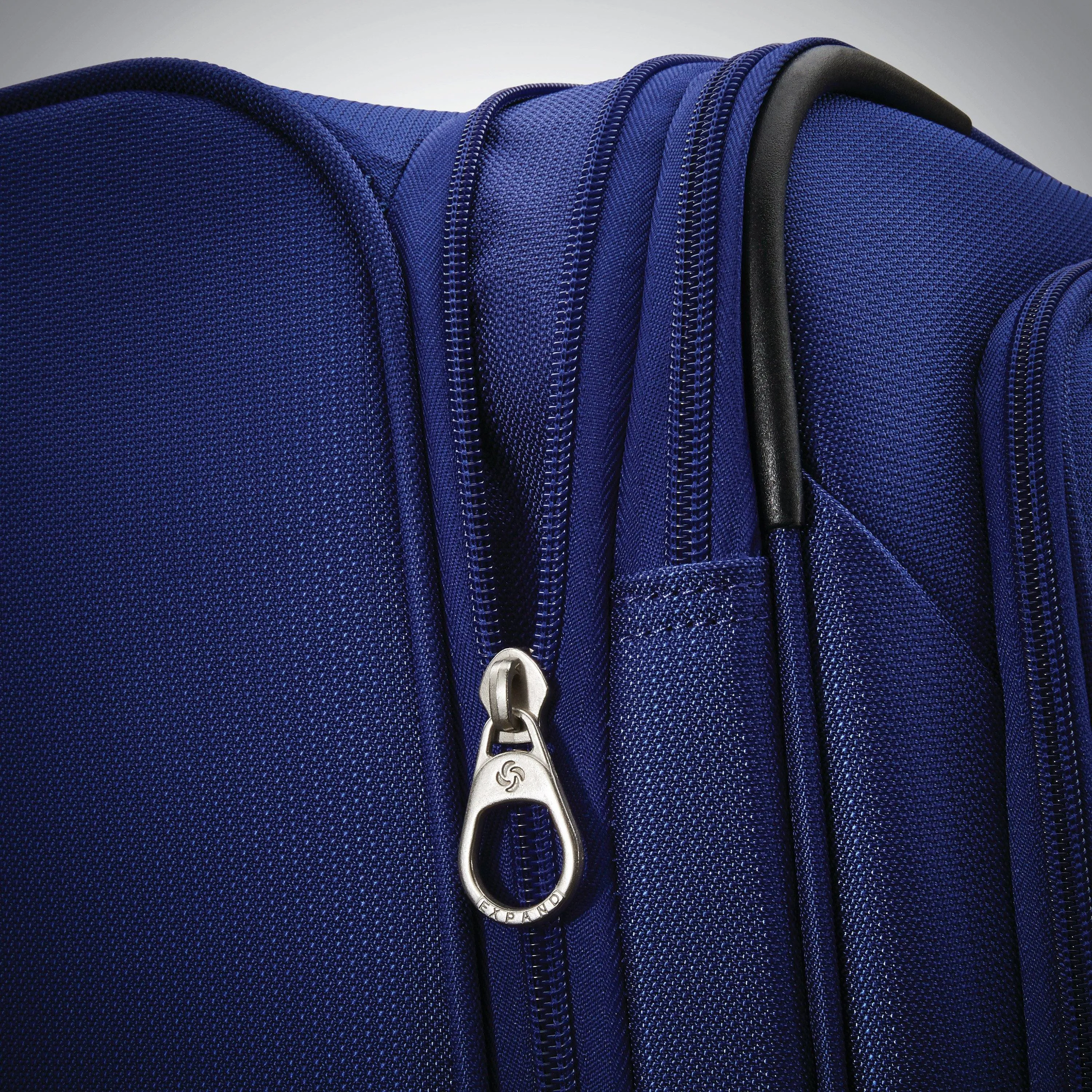 Samsonite Advena 25" 4-Wheel Medium Luggage