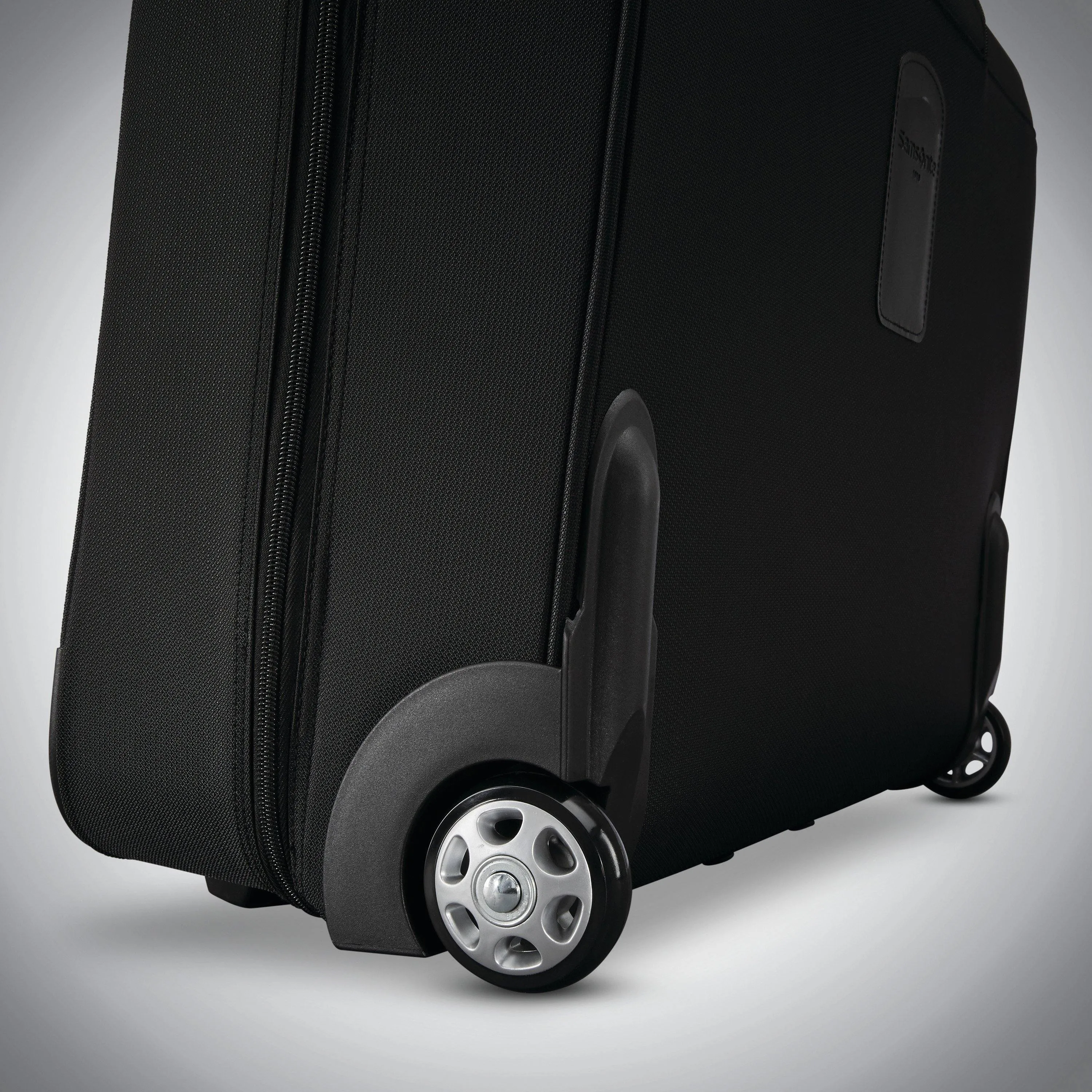 Samsonite Advena Wheeled Ultravalet Garment Bag